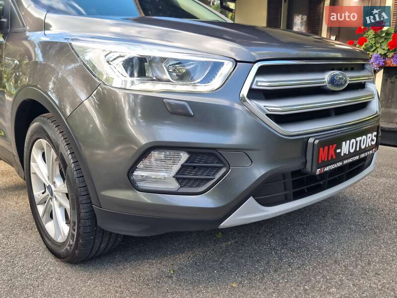 Позашляховик / Кросовер Ford Kuga 2019 в Києві