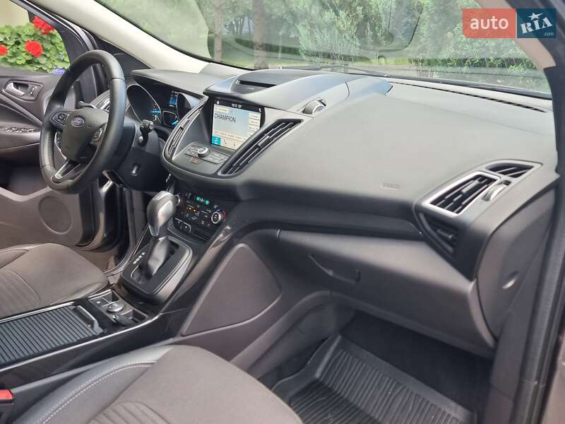 Позашляховик / Кросовер Ford Kuga 2019 в Києві