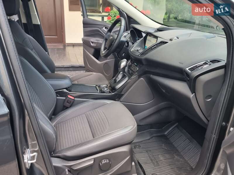 Позашляховик / Кросовер Ford Kuga 2019 в Києві