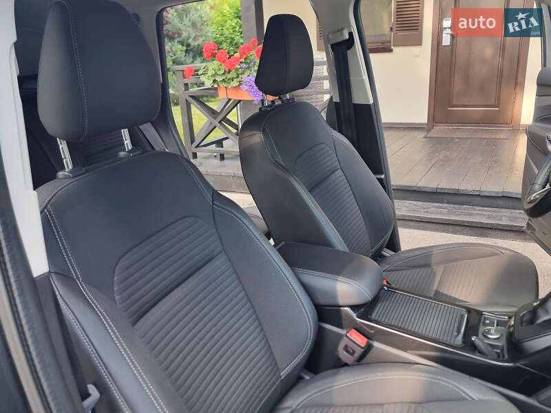 Позашляховик / Кросовер Ford Kuga 2019 в Києві