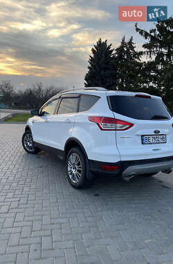 Внедорожник / Кроссовер Ford Kuga 2013 в 