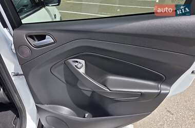 Внедорожник / Кроссовер Ford Kuga 2019 в 