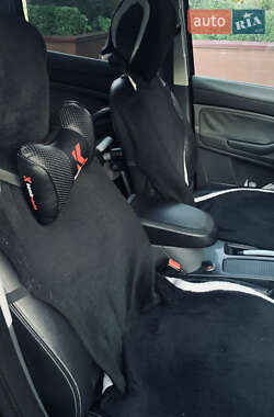 Внедорожник / Кроссовер Ford Kuga 2009 в 