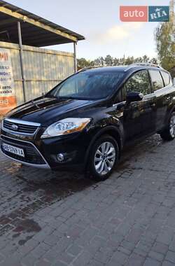 Внедорожник / Кроссовер Ford Kuga 2012 в 