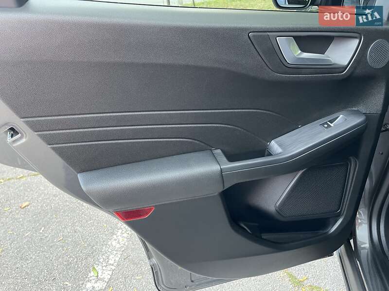 Позашляховик / Кросовер Ford Kuga 2021 в Києві
