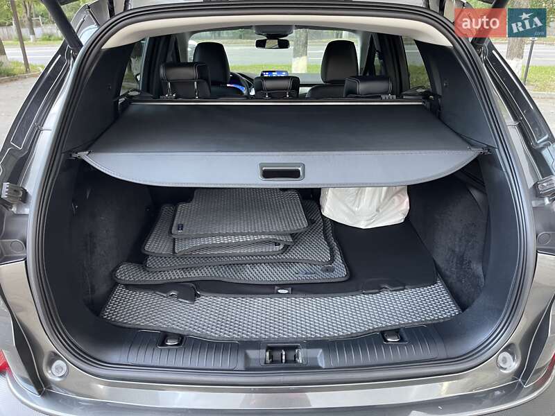 Позашляховик / Кросовер Ford Kuga 2021 в Києві