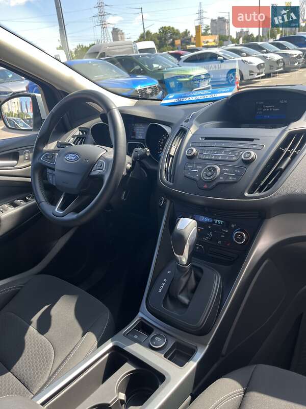 Позашляховик / Кросовер Ford Kuga 2018 в Києві