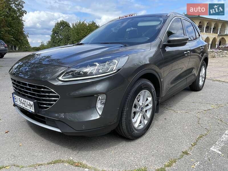 Позашляховик / Кросовер Ford Kuga 2021 в Києві
