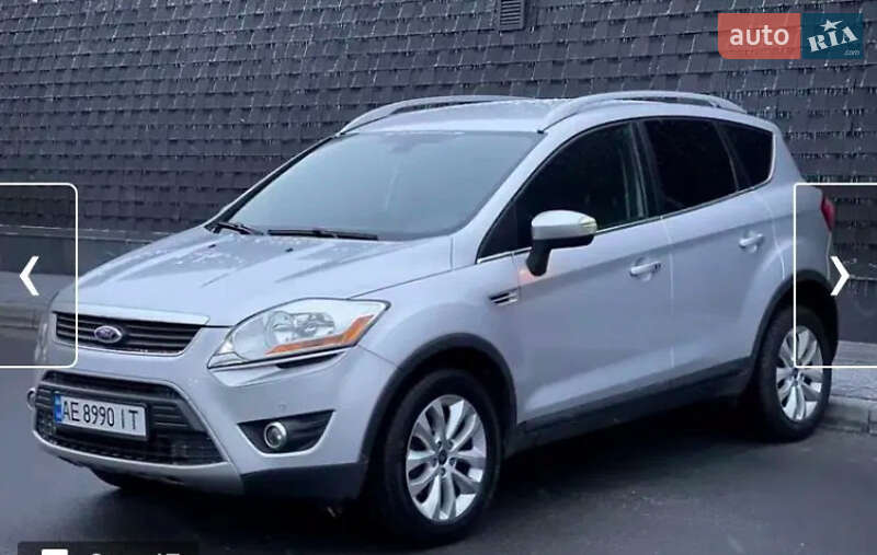 Позашляховик / Кросовер Ford Kuga 2011 в 