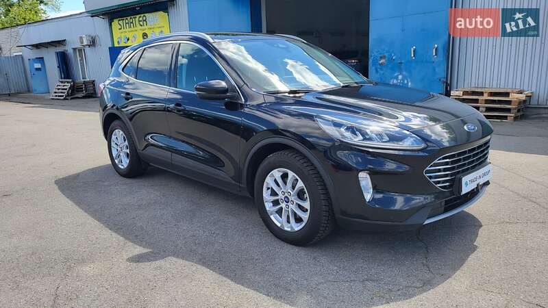 Внедорожник / Кроссовер Ford Kuga 2020 в Киеве