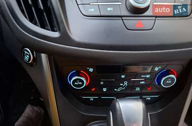 Внедорожник / Кроссовер Ford Kuga 2017 в 