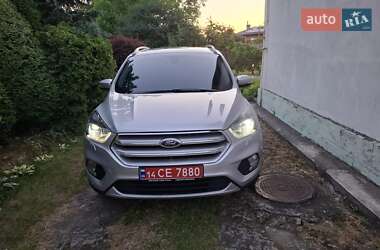Внедорожник / Кроссовер Ford Kuga 2017 в Золочеве