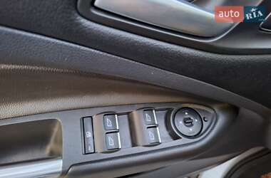 Внедорожник / Кроссовер Ford Kuga 2017 в 