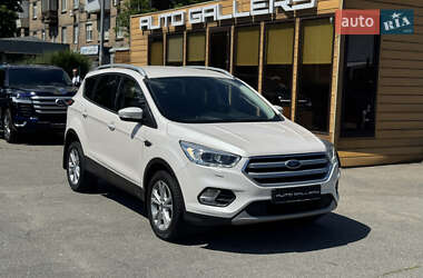 Позашляховик / Кросовер Ford Kuga 2019 в Києві