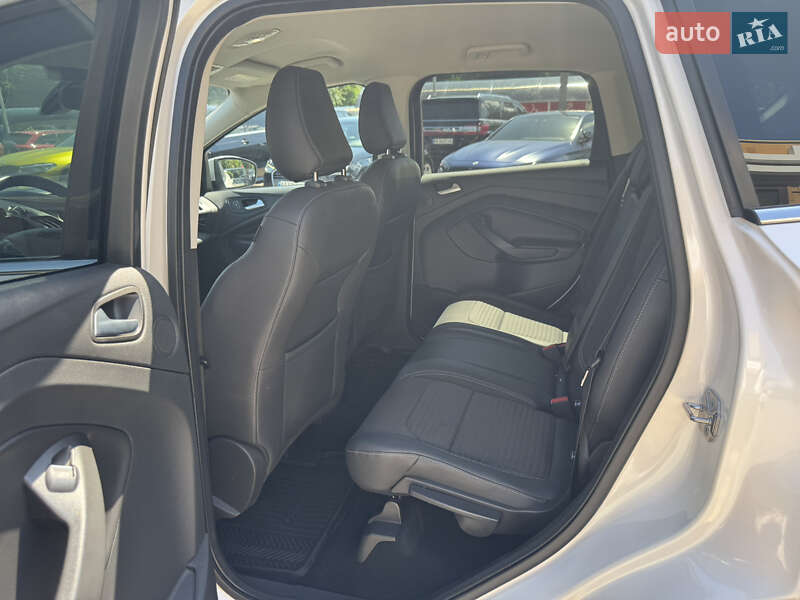 Внедорожник / Кроссовер Ford Kuga 2019 в Киеве