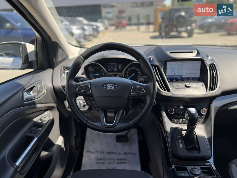 Внедорожник / Кроссовер Ford Kuga 2019 в Киеве