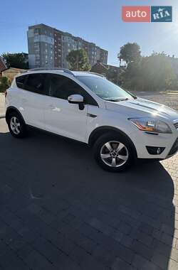 Внедорожник / Кроссовер Ford Kuga 2012 в 