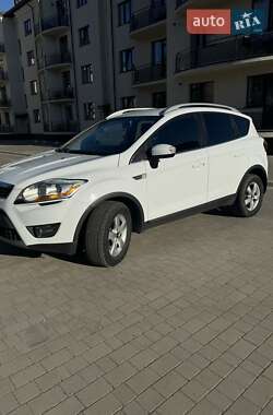 Внедорожник / Кроссовер Ford Kuga 2012 в 