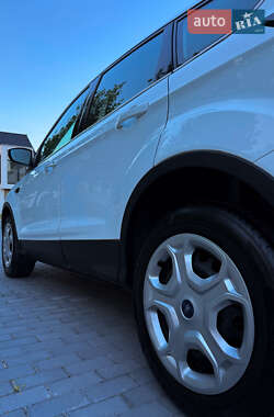 Внедорожник / Кроссовер Ford Kuga 2017 в Киеве