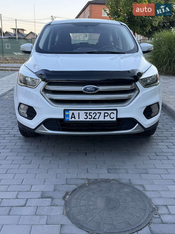 Внедорожник / Кроссовер Ford Kuga 2017 в Киеве