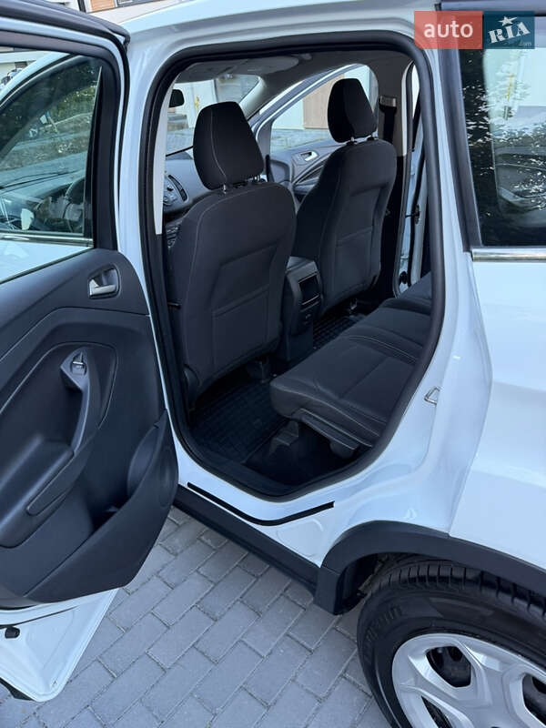 Внедорожник / Кроссовер Ford Kuga 2017 в Киеве
