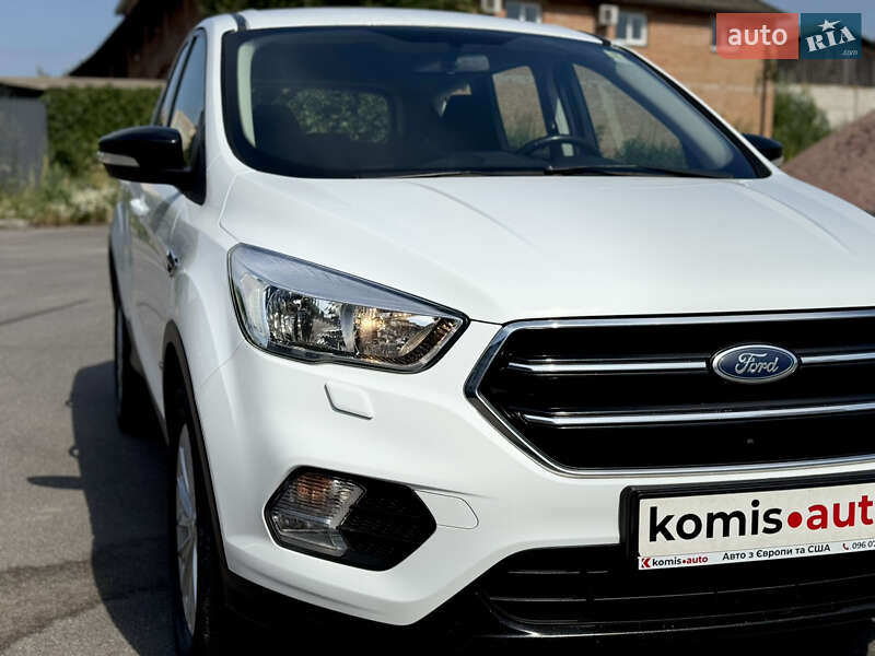 Позашляховик / Кросовер Ford Kuga 2017 в Вінниці