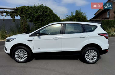Внедорожник / Кроссовер Ford Kuga 2017 в 