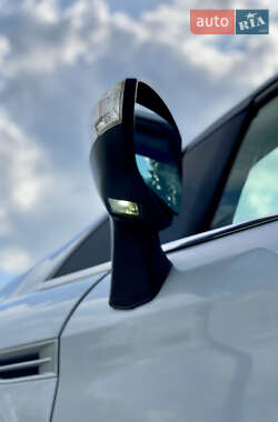 Внедорожник / Кроссовер Ford Kuga 2012 в 