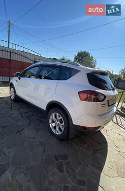 Внедорожник / Кроссовер Ford Kuga 2010 в 