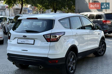 Внедорожник / Кроссовер Ford Kuga 2017 в 