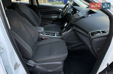 Внедорожник / Кроссовер Ford Kuga 2017 в 