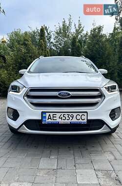 Внедорожник / Кроссовер Ford Kuga 2019 в 
