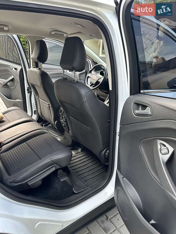 Внедорожник / Кроссовер Ford Kuga 2019 в Днепре