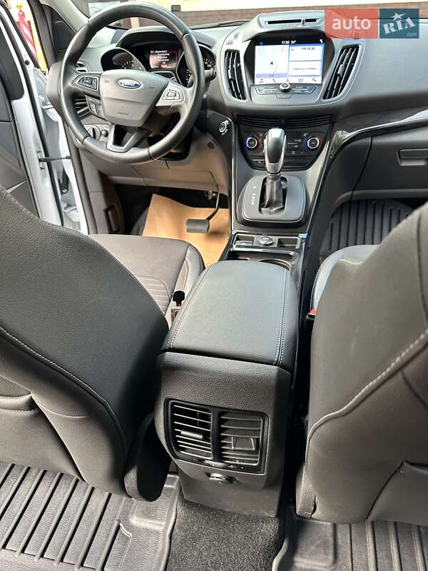 Внедорожник / Кроссовер Ford Kuga 2019 в Днепре