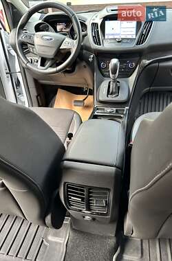 Внедорожник / Кроссовер Ford Kuga 2019 в 