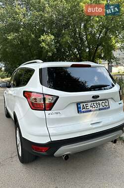 Внедорожник / Кроссовер Ford Kuga 2019 в 