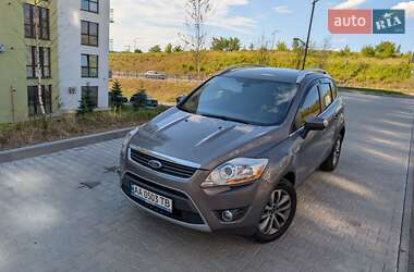 Внедорожник / Кроссовер Ford Kuga 2012 в 