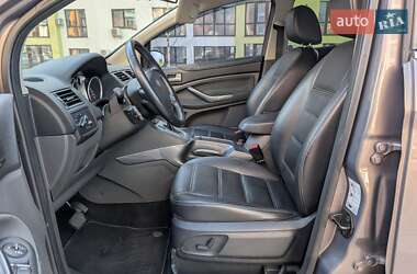 Внедорожник / Кроссовер Ford Kuga 2012 в 