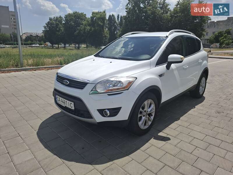 Внедорожник / Кроссовер Ford Kuga 2012 в 