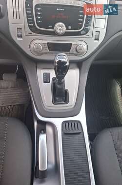Внедорожник / Кроссовер Ford Kuga 2012 в 
