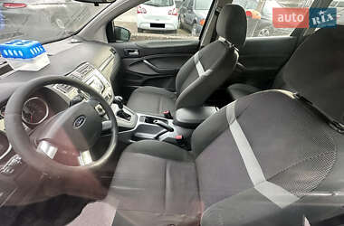 Внедорожник / Кроссовер Ford Kuga 2010 в 