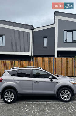Внедорожник / Кроссовер Ford Kuga 2012 в 