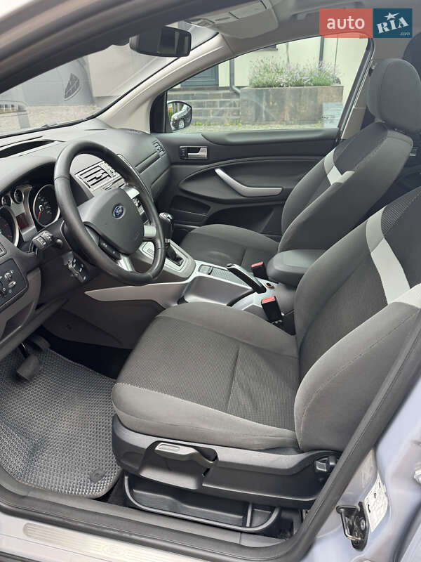 Внедорожник / Кроссовер Ford Kuga 2012 в Черновцах