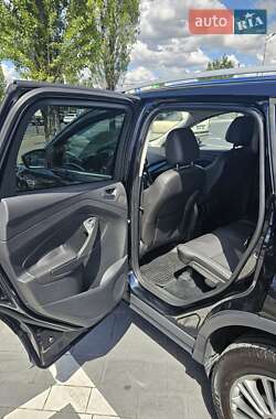 Внедорожник / Кроссовер Ford Kuga 2013 в 