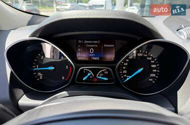 Внедорожник / Кроссовер Ford Kuga 2019 в 
