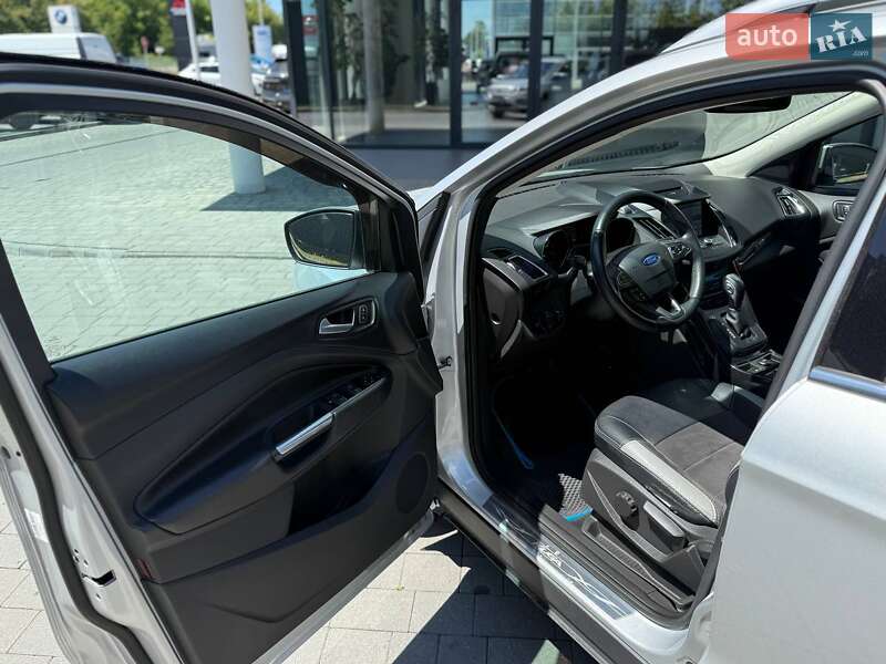 Внедорожник / Кроссовер Ford Kuga 2019 в Ивано-Франковске