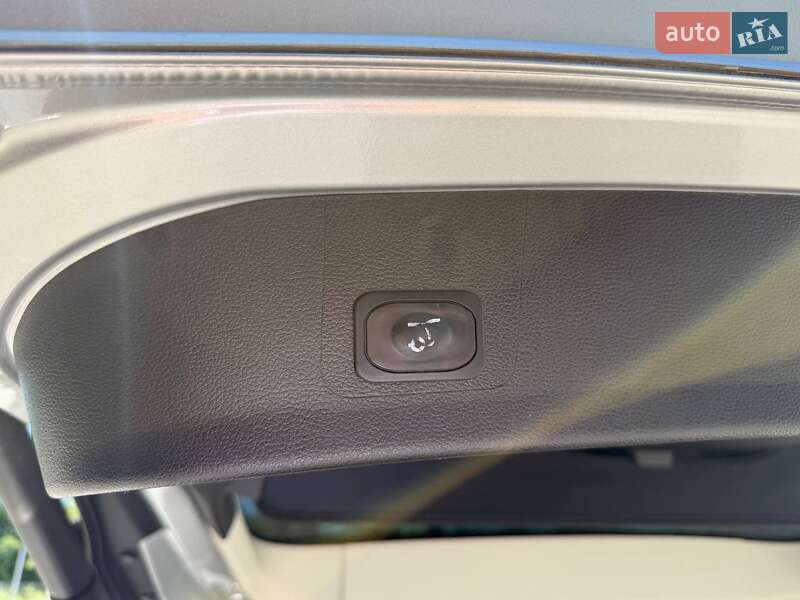 Внедорожник / Кроссовер Ford Kuga 2019 в Ивано-Франковске