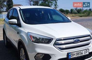 Внедорожник / Кроссовер Ford Kuga 2017 в 