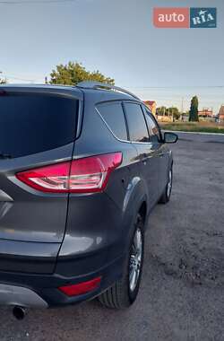 Внедорожник / Кроссовер Ford Kuga 2013 в 
