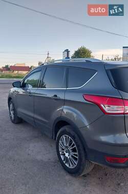 Внедорожник / Кроссовер Ford Kuga 2013 в 